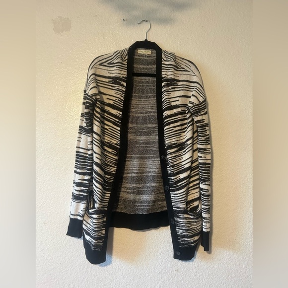 Anthropologie Staring at Stars Black & White Cardigan V Neck Large Fall Cozy - Picture 8 of 13